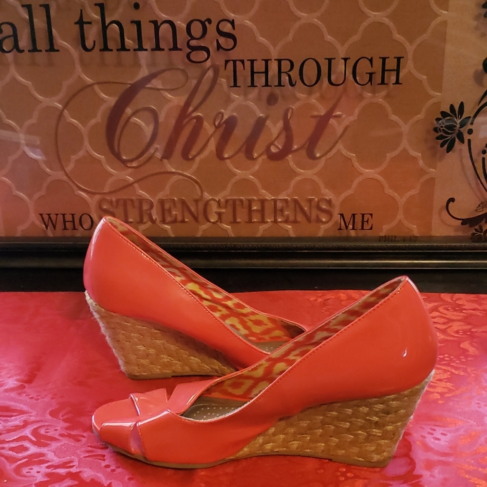 Shoes - Picture 2 of 3